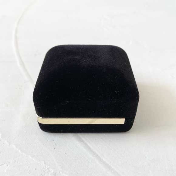 Black velvet ring box vintage ring case vintage black wedding ring case - Picture 5 of 11